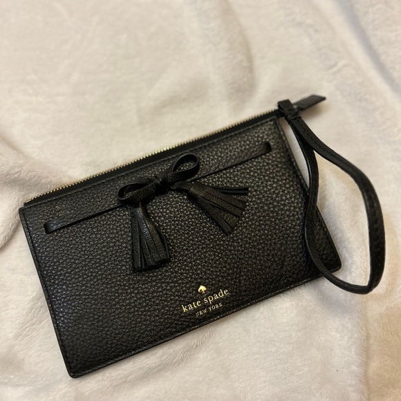 kate spade Handbags - Authentic Kate Spade ♠️ Wristlet